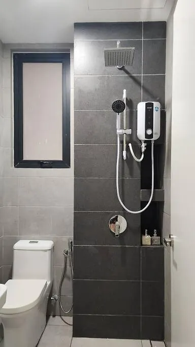 Homecinema With Seaview, 8Pax, Urban Suites By Pg Home 乔治敦 0*,  马来西亚